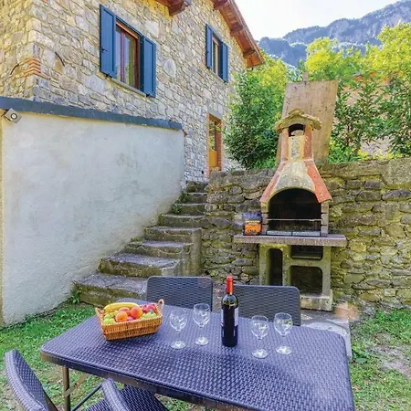 Three-bedroom Holiday In Turrite Cava