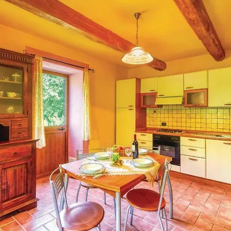 Three-bedroom Holiday In Turrite Cava Cardoso